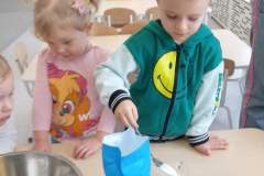 9285d5ef-7ff9-4867-ab2d-8a493d57b9d8