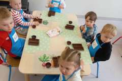 98545fb4-3a8e-4ed7-a657-84782496dbe1