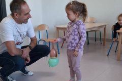 e63b814d-cd42-438f-af90-6f6eb952ea7f