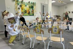 2569b586-64c4-4002-beaf-bbcfeec91fb6