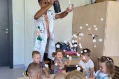 4bf3e049-8dc0-49d8-95ae-8b2d1961373b